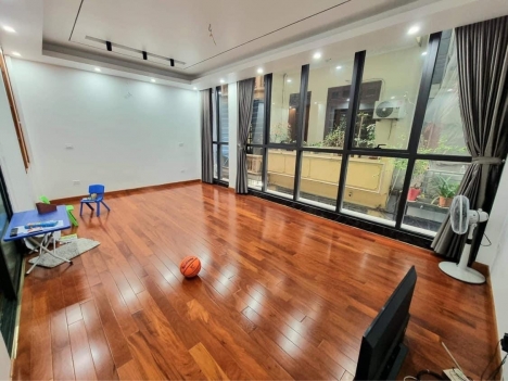 Bán nhanh trong tháng.Nội thất sa hoa.Phố Phùng Chí Kiên-Cầu Giấy.Thang Máy.Phân Lô. Ô tô trong nhà.