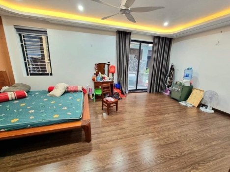 Bán nhanh trong tháng.Nội thất sa hoa.Phố Phùng Chí Kiên-Cầu Giấy.Thang Máy.Phân Lô. Ô tô trong nhà.