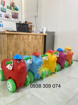 Xe chòi chân con cún, con gà, xe máy dành cho bé