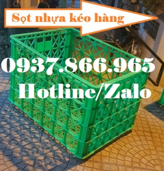 Sọt nhựa đựng quần áo trong xưởng sản xuất, sọt nhựa đẩy hàng, sọt nhựa có bánh xe, sóng nhựa hở