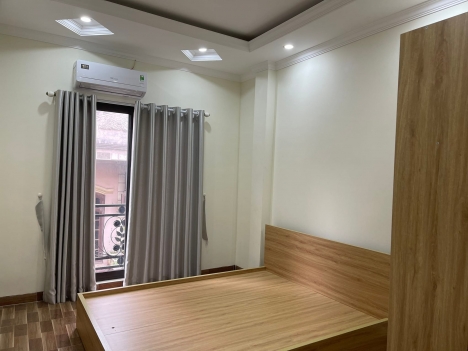 NHÀ PHỐ HOÀNG QUỐC VIỆT 40M X 5 TẦNG, Ô TÔ GẦN,  GIÁ 4.15 TỶ