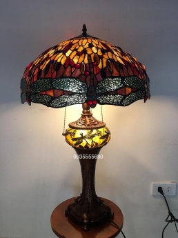 Giao lưu em đèn bàn tiffany hổ phách
