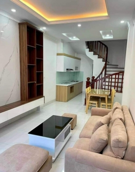 Chủ nhà cần bán nhà phố Ngọc Lâm - 5 tầng full nội thất - Vị trí hiếm - Gần công viên - Giá siêu rẻ