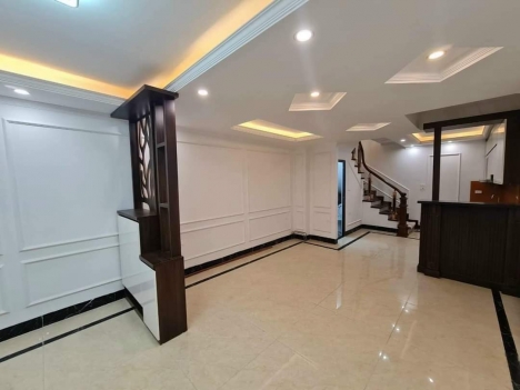 Chủ cần bán nhà phố Hồng Tiến cực rẻ - 43m2 - 5 tầng - Full nội thất - Không có nhà thứ 2