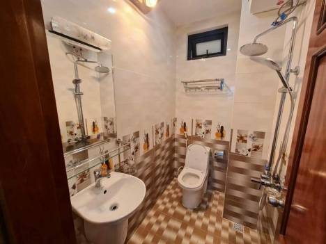 Chủ cần bán nhà phố Hồng Tiến cực rẻ - 43m2 - 5 tầng - Full nội thất - Không có nhà thứ 2