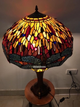 Giao lưu em đèn bàn tiffany hổ phách