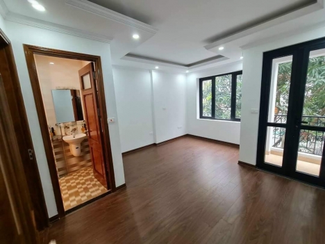 Chủ cần bán nhà phố Hồng Tiến cực rẻ - 43m2 - 5 tầng - Full nội thất - Không có nhà thứ 2