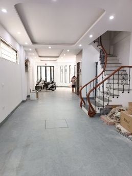 Chủ cần bán nhà Lạc Long Quân - 84m2 - 7 tầng - Ngõ thông ô tô tránh - Dòng tiền 100 triệu/tháng -