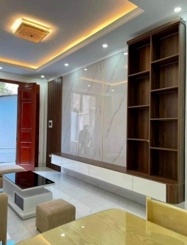 Chủ nhà cần bán nhà phố Ngọc Lâm - 5 tầng full nội thất - Vị trí hiếm - Gần công viên - Giá siêu rẻ