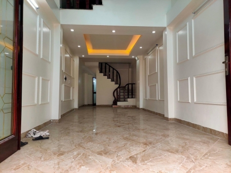 Bán GẤP nhà Thanh Xuân, ô tô đỗ cửa, 37m2, 6 tầng, chỉ 5.35 tỷ.