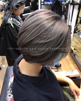 Tóc uốn xoăn tầng cao lọn to cho nàng tóc mái bay : tóc bob uốn cụp cho nàng mặt tròn.