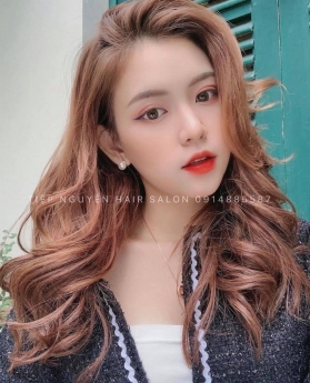 Tóc uốn xoăn layer, tóc bob uốn cụp nhẹ ngang vai cho mái tóc mưa - Tiệp Nguyễn Hair Salon