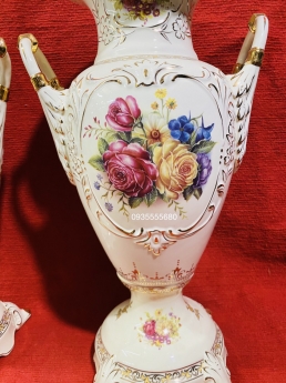 Đôi bình gốm hoa hồng hàng bỉ