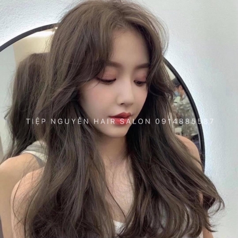 Tóc uốn xoăn sóng ngắn ngang vai cho nàng tóc mái thưa - Tiệp Nguyễn Hair Salon