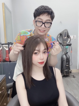 Tóc uốn xoăn sóng nước nhẹ nhàng ngang vai Tiệp Nguyễn Hair Salon