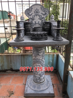 Mẫu miếu thờ thần linh bằng đá khối