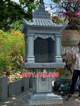 Mẫu miếu thờ thần linh bằng đá khối