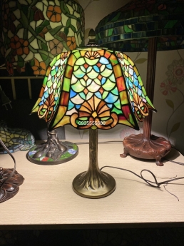 Giao lưu đèn bàn tiffany họa tiết châu âu