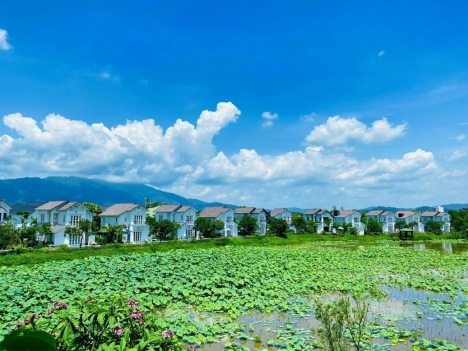 Ra Hàng Gấp Biệt Thự khoáng nóng 280m2 dự án Vườn Vua Resort phú thọ view Hồ sen giá siêu mềm