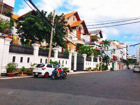 Cho thuê Villas  Vũ Tùng Bình Thạnh - 15x25m trệt 2 lầu nhà mới bàn giao ngay
