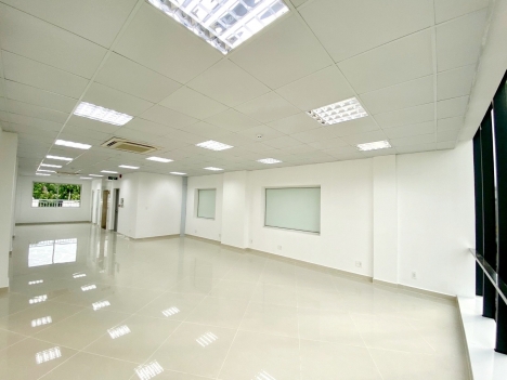 HOT! Tòa nhà mới 100% mặt tiền sân bay Bạch Đằng Tân Bình 9x30m Hầm 5 lầu suốt thang máy