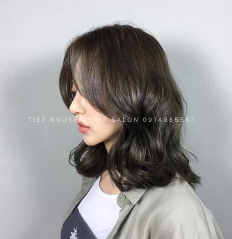 Tóc xoăn sóng lơi, uốn tóc xoăn sóng lơi nhẹ ngang vai Tiệp Nguyễn Hair Salon