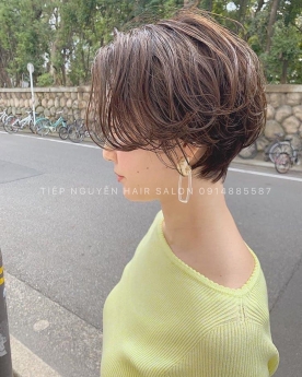 Tóc xoăn sóng lơi ngang vai cho nàng mái mưa Tiệp Nguyễn Hair Salon