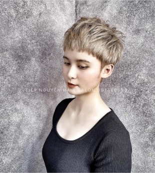 Uốn tóc xoăn sóng lơi, kiểu Tóc xoăn sóng lơi gợn sóng nước nhẹ Tiệp Nguyễn Hair Salon