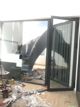 CTY VINTA DOOR THÁI TIẾN chuyên cửa nhôm kính XINGFA các loại