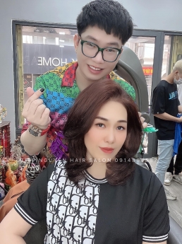 Uốn xoăn sóng lơi, kiểu Tóc xoăn sóng lơi nhẹ nhàng cho nàng mặt tròn