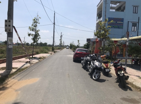 Em chính chủ cần bán gấp lô đất ngay mặt tiền chợ Trạm có sổ
