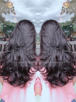 Tóc xoăn sóng lơi, kiểu khiến mọi cô nàng phải ngất ngây bởi kiểu tóc nhẹ nhàng này