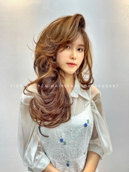 Tóc xoăn sóng lơi, kiểu khiến mọi cô nàng phải ngất ngây bởi kiểu tóc nhẹ nhàng này