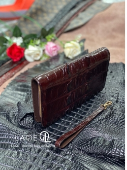Clutch cá sấu nâu