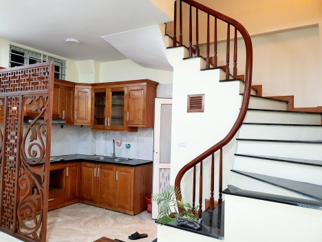 NHÀ ĐẸP NGUYỄN ĐÌNH HOÀN 6 TÂNG x 40 m2 Ở NGAY, Ô TÔ 5M  GIÁ 5.3 TỶ.