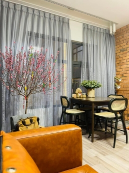 cho thuê căn hộ nội thất gỗ 100%