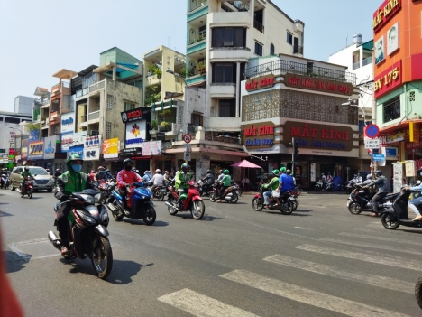 Cần bán gấp nhà mặt tiền Nguyễn Văn Đậu, DT 4x28m, trệt 5 lầu, HĐT 90tr/th, Giá chỉ 24 tỉ TL