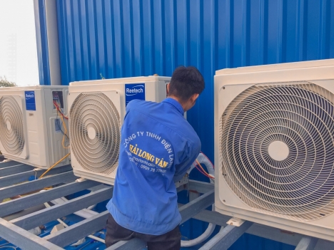 Đại hạ giá trong tháng 7 với máy lạnh tủ đứng Reetech 10hp (ngựa)