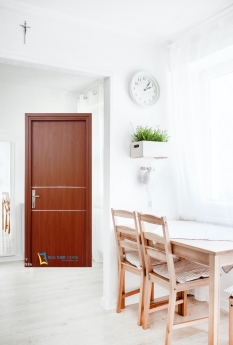 Cửa nhựa giả gỗ Composite tại quận 4