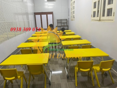 Bàn ghế nhập khẩu dành cho bé, nhựa PP nguyên sinh