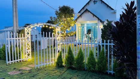 Nhà mặt tiền đường Tỉnh lộ 725 , thuộc Lộc Ngãi , Bảo Lâm . Dt 427m2 xây kiên cố full nội thất .