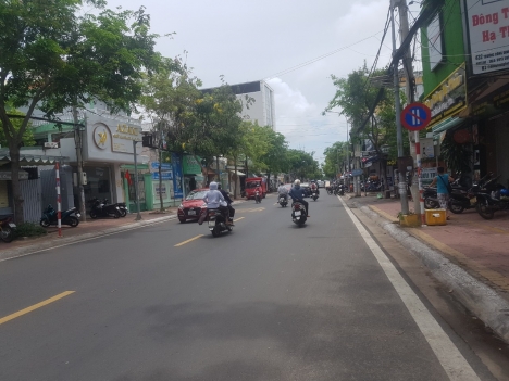 Cho thuê mặt bằng ngã tư Lê Hồng Phong, TPVT giá 10 triệu