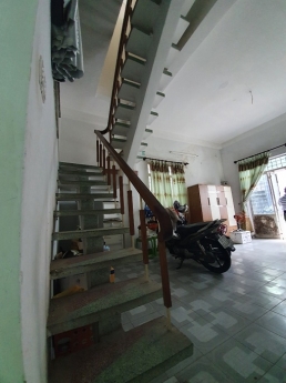 Chủ gấp Bán nhà 2 tầng 2 mặt kiệt Lê Duẩn