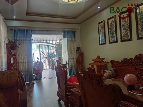 BÁN NHÀ BỬU HÒA 4 TỶ TẶNG NỘI THẤT ĐỂ ĐỊNH CƯ MỸ ( CÓ QUẦY BAR)