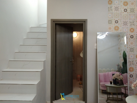 Cửa Nhựa Giả Gỗ Composite là gì ? | Giá thành ?