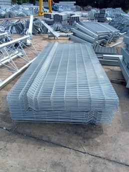 Lưới thép hàng rào chấn sóng - bẻ đầu