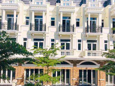 Cho thuê nhà phố Dĩ An 3 lầu 200m2 tiện kinh doanh. LH