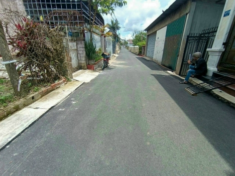 CẦN BÁN ĐẤT SRXD ĐƯỜNG NGÔ QUYỀN TP ĐÀ LẠT