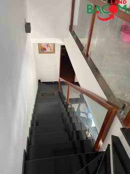 BÁN NHÀ ĐƯỜNG OTO MÁI THÁI HIỆN ĐẠI HÓA AN GẦN PONCHEN