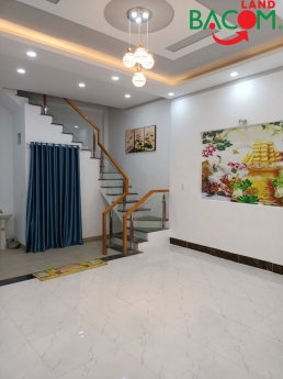 BÁN NHÀ TRẢNG DÀI ĐƯỜNG Ô TÔ 2TY 350